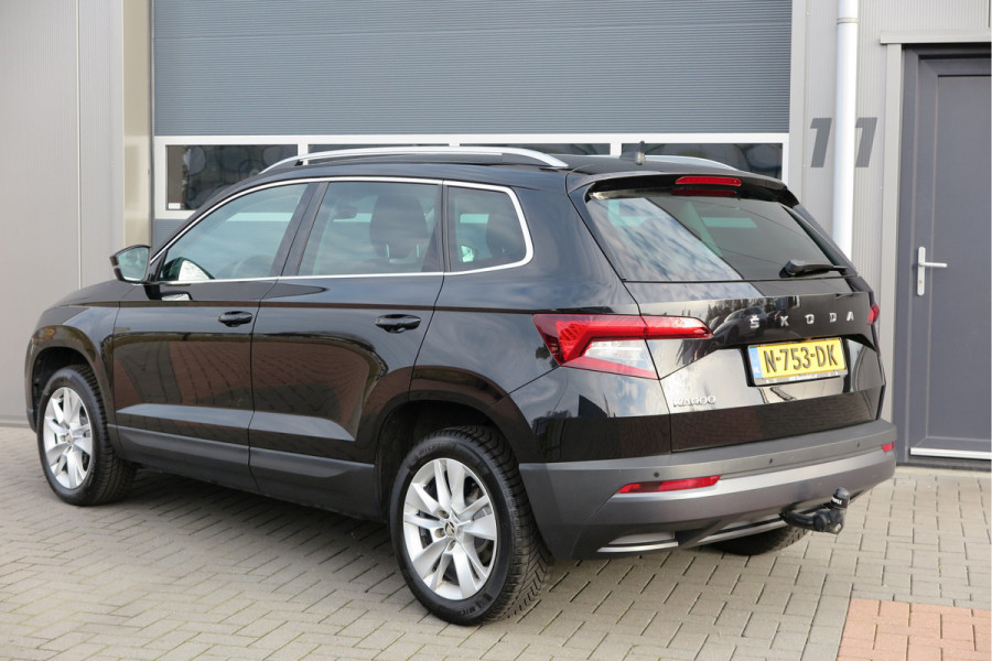 Škoda Karoq 1.5 TSI 150pk DSG ACT Business Edition Plus Trekhaak ,Side assist , Lane assist , Adaptive cruise, Stoelverwarming ,Navi, PDC , Camera etc. .
