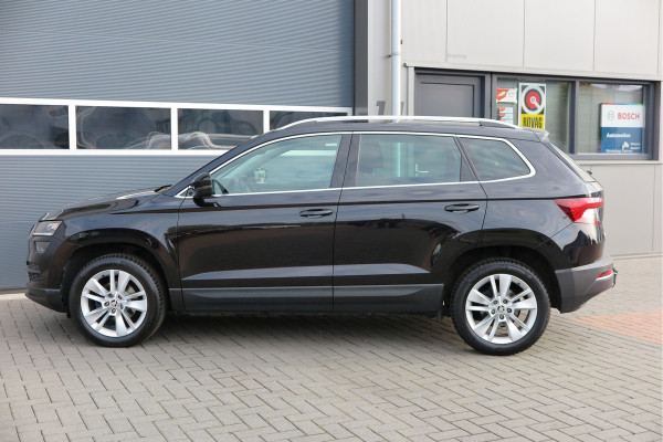 Škoda Karoq 1.5 TSI 150pk DSG ACT Business Edition Plus Trekhaak ,Side assist , Lane assist , Adaptive cruise, Stoelverwarming ,Navi, PDC , Camera etc. .