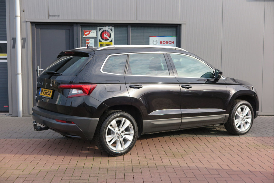 Škoda Karoq 1.5 TSI 150pk DSG ACT Business Edition Plus Trekhaak ,Side assist , Lane assist , Adaptive cruise, Stoelverwarming ,Navi, PDC , Camera etc. .