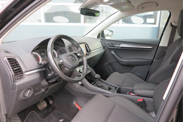 Škoda Karoq 1.5 TSI 150pk DSG ACT Business Edition Plus Trekhaak ,Side assist , Lane assist , Adaptive cruise, Stoelverwarming ,Navi, PDC , Camera etc. .