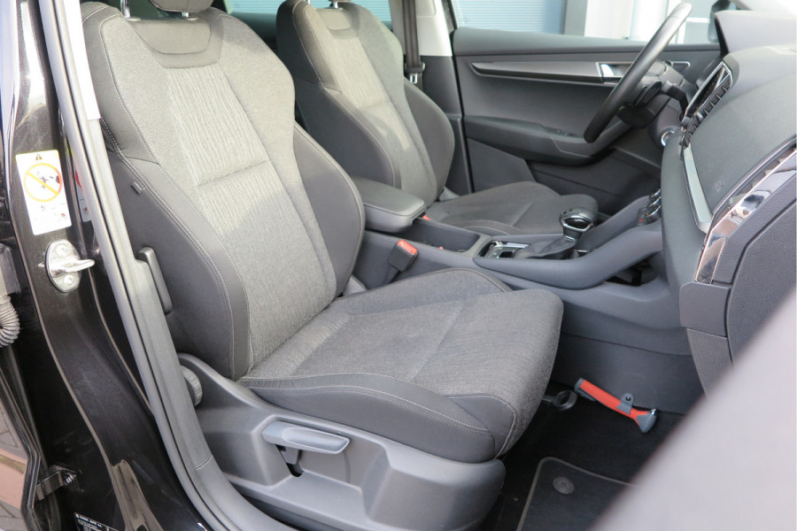 Škoda Karoq 1.5 TSI 150pk DSG ACT Business Edition Plus Trekhaak ,Side assist , Lane assist , Adaptive cruise, Stoelverwarming ,Navi, PDC , Camera etc. .