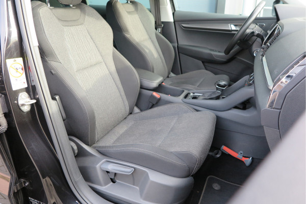 Škoda Karoq 1.5 TSI 150pk DSG ACT Business Edition Plus Trekhaak ,Side assist , Lane assist , Adaptive cruise, Stoelverwarming ,Navi, PDC , Camera etc. .
