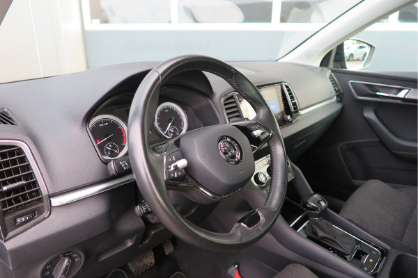 Škoda Karoq 1.5 TSI 150pk DSG ACT Business Edition Plus Trekhaak ,Side assist , Lane assist , Adaptive cruise, Stoelverwarming ,Navi, PDC , Camera etc. .