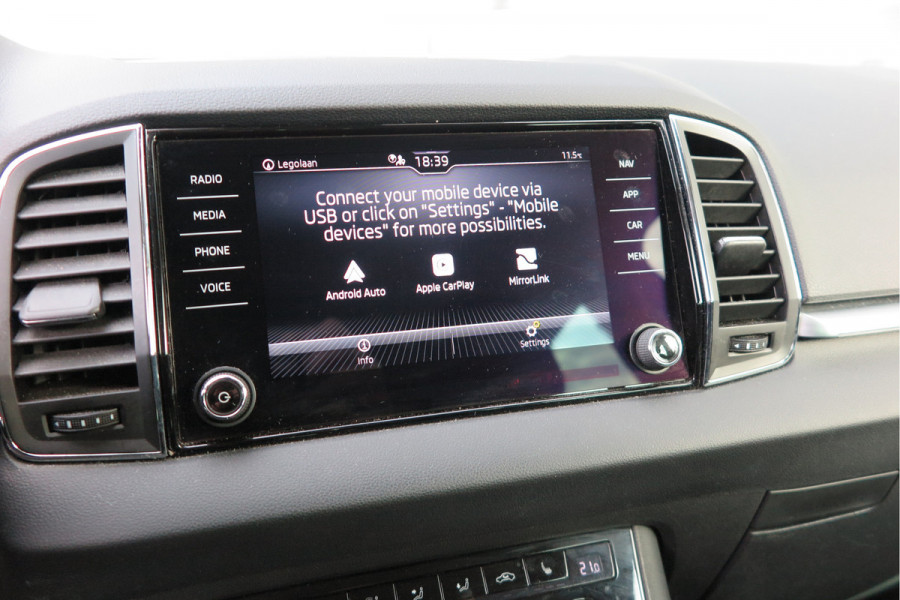 Škoda Karoq 1.5 TSI 150pk DSG ACT Business Edition Plus Trekhaak ,Side assist , Lane assist , Adaptive cruise, Stoelverwarming ,Navi, PDC , Camera etc. .