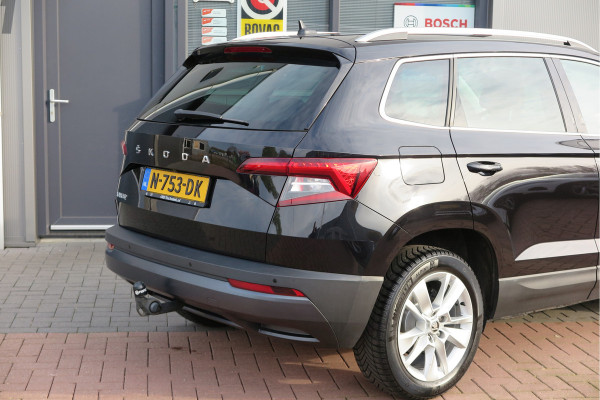 Škoda Karoq 1.5 TSI 150pk DSG ACT Business Edition Plus Trekhaak ,Side assist , Lane assist , Adaptive cruise, Stoelverwarming ,Navi, PDC , Camera etc. .