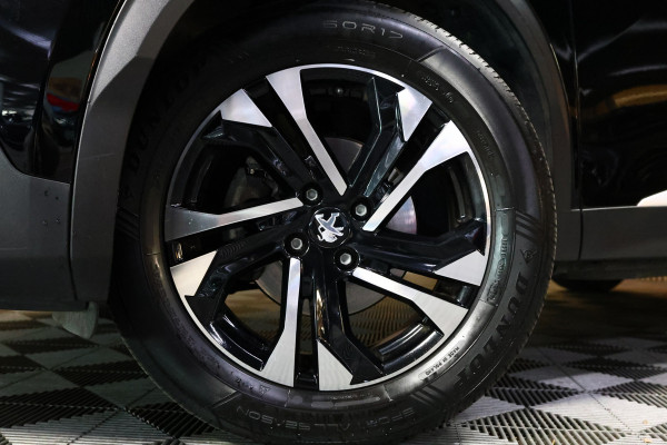 Peugeot 2008 1.2 PureTech GT AVM AUTOMAAT NAVI LANE DAB CLIMA "23