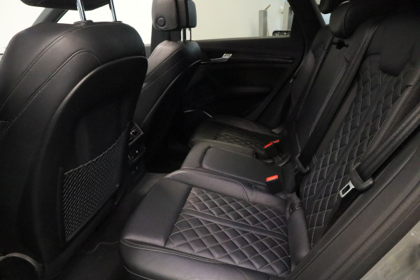 Audi Q5 2.0 TFSI quattro Sport S Line Black Edition QUANTUM GRIJS Head up Leder Panorama dak