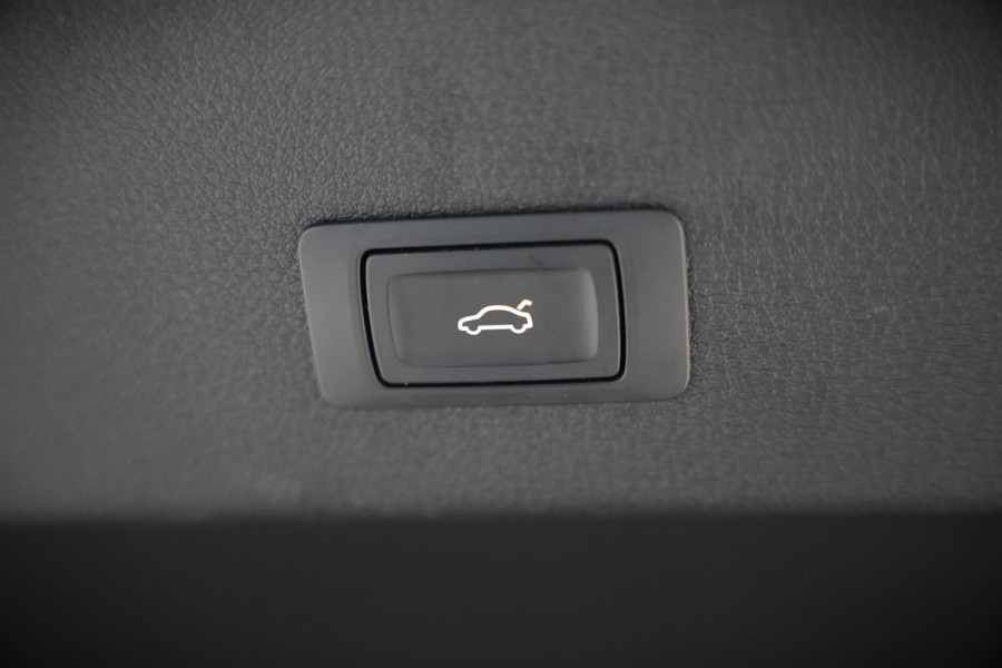 Audi e-tron Sportback 50 quattro S edition 71 kWh S-Line | Panoramadak | Memory Seats | Luchtvering | Adaptive Cruise Control | Apple Carplay | Keyless | Matrix LED | Leder | Stoelverwarming | NAP |