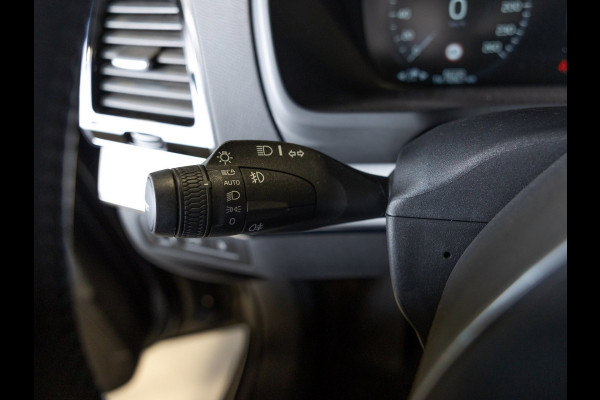 Volvo XC90 2.0 T8 Recharge AWD R-Design 7 zitter / 390pk / Trekhaak / Leder / Stoel en stuur verwarming /
