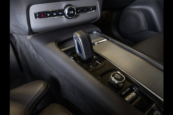 Volvo XC90 2.0 T8 Recharge AWD R-Design 7 zitter / 390pk / Trekhaak / Leder / Stoel en stuur verwarming /