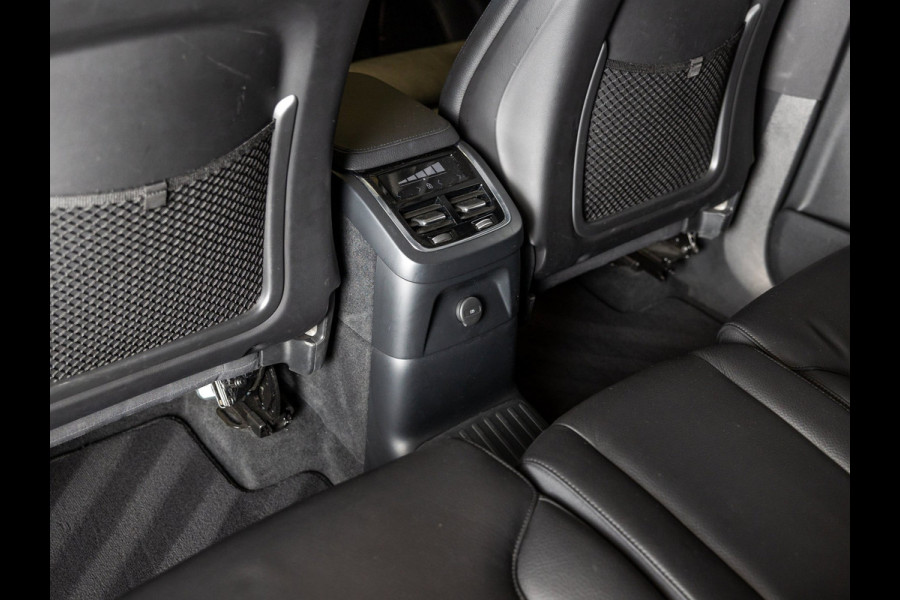 Volvo XC90 2.0 T8 Recharge AWD R-Design 7 zitter / 390pk / Trekhaak / Leder / Stoel en stuur verwarming /