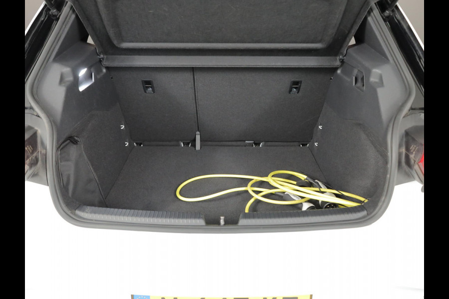 Volkswagen ID.3 Pro 58 kWh | SOH 90% | Navigatie | Parkeersensoren | Adaptieve cruise control | Stoel/stuurwiel verwarming | LED koplampen |
