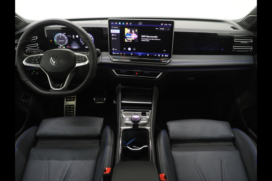 Volkswagen Tiguan 1.5 eHybrid R-Line Edition | Panoramadak | Leder | Trekhaak | Harman/Kardon | HUD | Massage | 360 | Sfeerlicht | Carplay