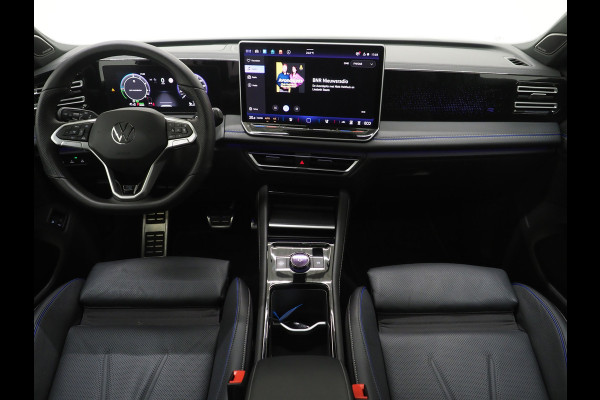 Volkswagen Tiguan 1.5 eHybrid R-Line Edition | Panoramadak | Leder | Trekhaak | Harman/Kardon | HUD | Massage | 360 | Sfeerlicht | Carplay