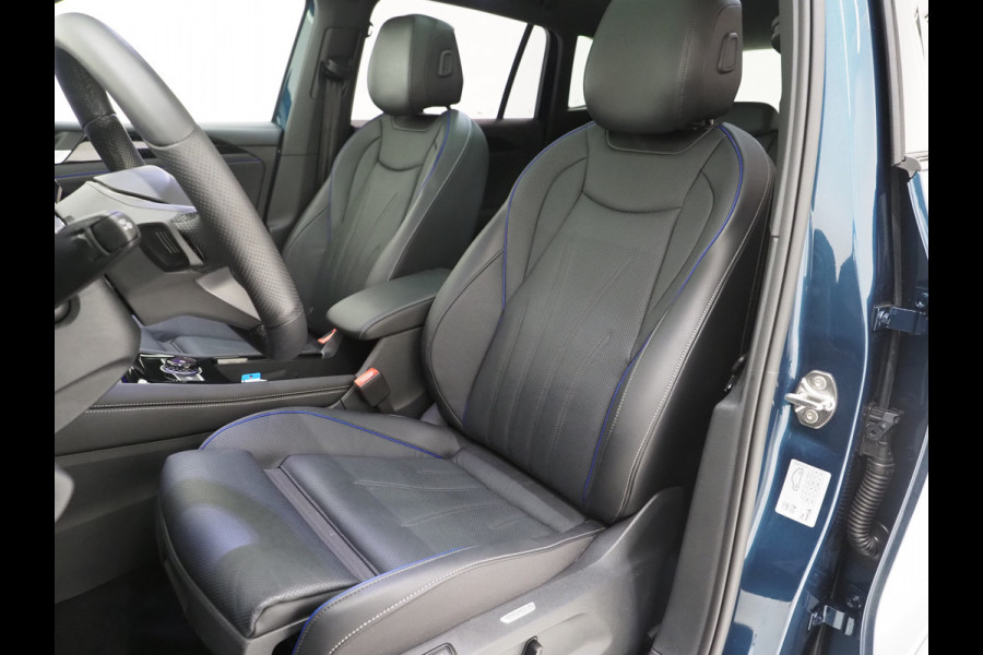 Volkswagen Tiguan 1.5 eHybrid R-Line Edition | Panoramadak | Leder | Trekhaak | Harman/Kardon | HUD | Massage | 360 | Sfeerlicht | Carplay