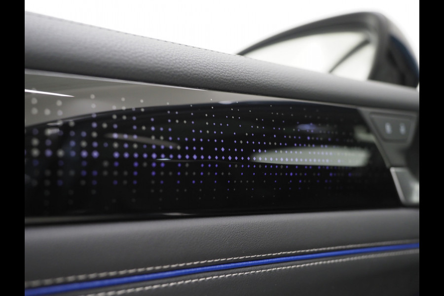 Volkswagen Tiguan 1.5 eHybrid R-Line Edition | Panoramadak | Leder | Trekhaak | Harman/Kardon | HUD | Massage | 360 | Sfeerlicht | Carplay