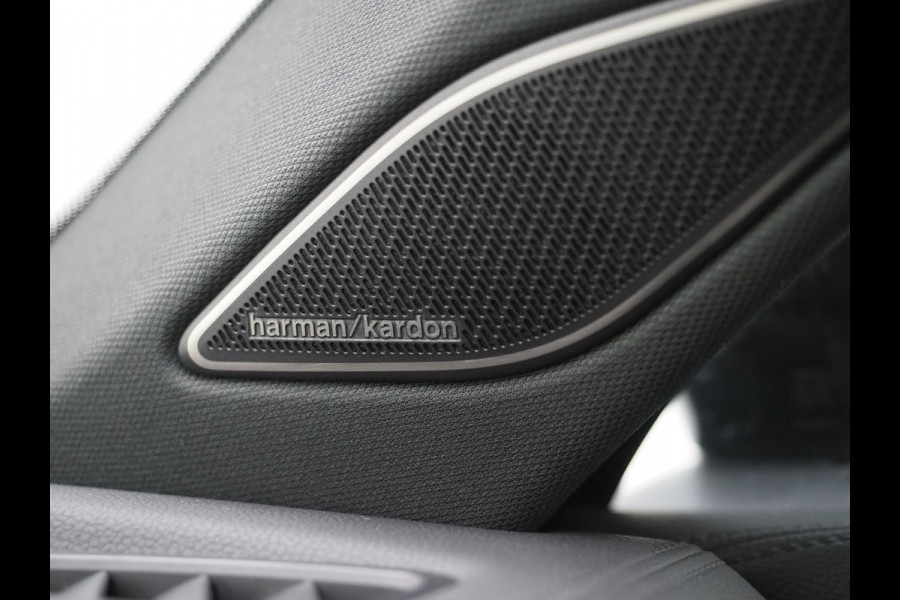 Volkswagen Tiguan 1.5 eHybrid R-Line Edition | Panoramadak | Leder | Trekhaak | Harman/Kardon | HUD | Massage | 360 | Sfeerlicht | Carplay