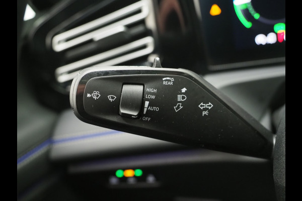 Volkswagen Tiguan 1.5 eHybrid R-Line Edition | Panoramadak | Leder | Trekhaak | Harman/Kardon | HUD | Massage | 360 | Sfeerlicht | Carplay