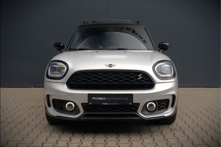 MINI Countryman 1.5 Cooper S E ALL4 | JCW | Panoramadak | Stoelverwarming | Harman Kardon | Head-Up Display | John Cooper Works | Camera | Apple Carplay | Parkeersensoren | Keyless | SOH 86%