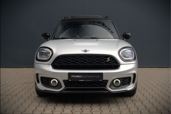 MINI Countryman 1.5 Cooper S E ALL4 | JCW | Panoramadak | Stoelverwarming | Harman Kardon | Head-Up Display | John Cooper Works | Camera | Apple Carplay | Parkeersensoren | Keyless | SOH 86%