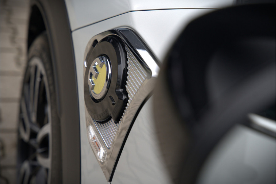 MINI Countryman 1.5 Cooper S E ALL4 | JCW | Panoramadak | Stoelverwarming | Harman Kardon | Head-Up Display | John Cooper Works | Camera | Apple Carplay | Parkeersensoren | Keyless | SOH 86%