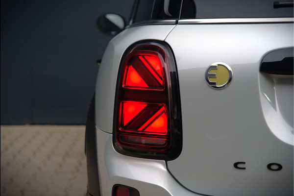 MINI Countryman 1.5 Cooper S E ALL4 | JCW | Panoramadak | Stoelverwarming | Harman Kardon | Head-Up Display | John Cooper Works | Camera | Apple Carplay | Parkeersensoren | Keyless | SOH 86%