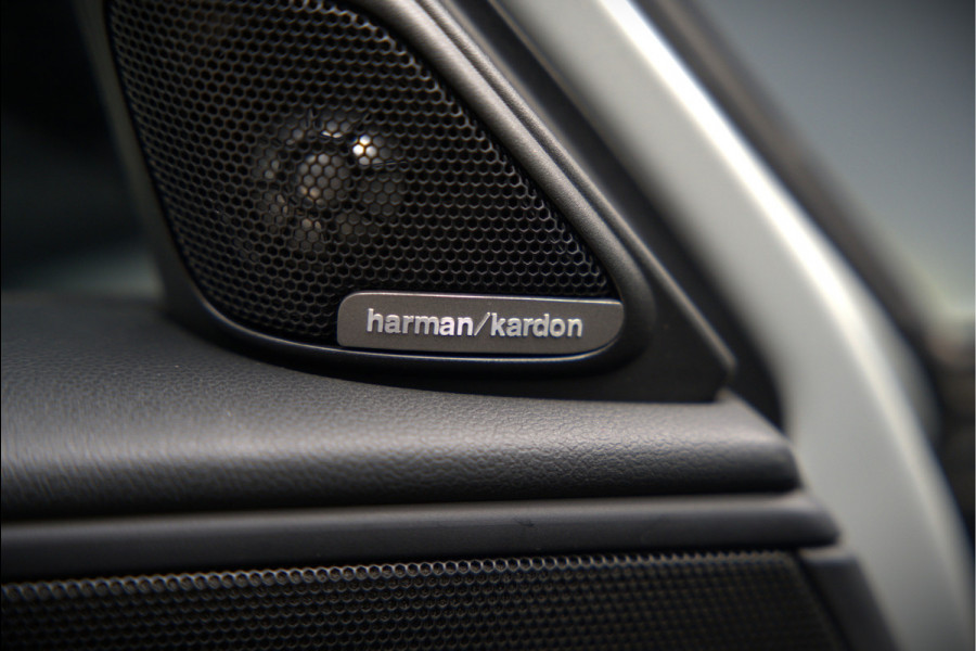 MINI Countryman 1.5 Cooper S E ALL4 | JCW | Panoramadak | Stoelverwarming | Harman Kardon | Head-Up Display | John Cooper Works | Camera | Apple Carplay | Parkeersensoren | Keyless | SOH 86%