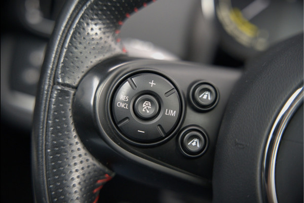 MINI Countryman 1.5 Cooper S E ALL4 | JCW | Panoramadak | Stoelverwarming | Harman Kardon | Head-Up Display | John Cooper Works | Camera | Apple Carplay | Parkeersensoren | Keyless | SOH 86%