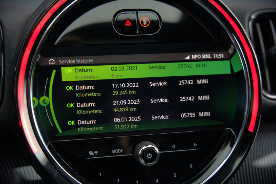 MINI Countryman 1.5 Cooper S E ALL4 | JCW | Panoramadak | Stoelverwarming | Harman Kardon | Head-Up Display | John Cooper Works | Camera | Apple Carplay | Parkeersensoren | Keyless | SOH 86%
