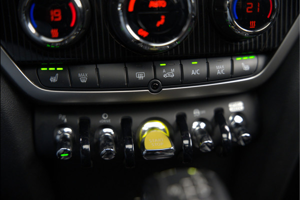 MINI Countryman 1.5 Cooper S E ALL4 | JCW | Panoramadak | Stoelverwarming | Harman Kardon | Head-Up Display | John Cooper Works | Camera | Apple Carplay | Parkeersensoren | Keyless | SOH 86%