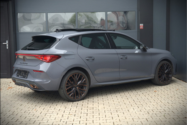 CUPRA Leon 1.4 e-Hybrid VZ Copper Edition | Panoramadak | Stoelverwarming | Stuurverwarming | Kuipstoelen | Camera | Adaptive Cruise Control | Keyless | Ambiance Verlichting | Apple Carplay | SOH 88.53%