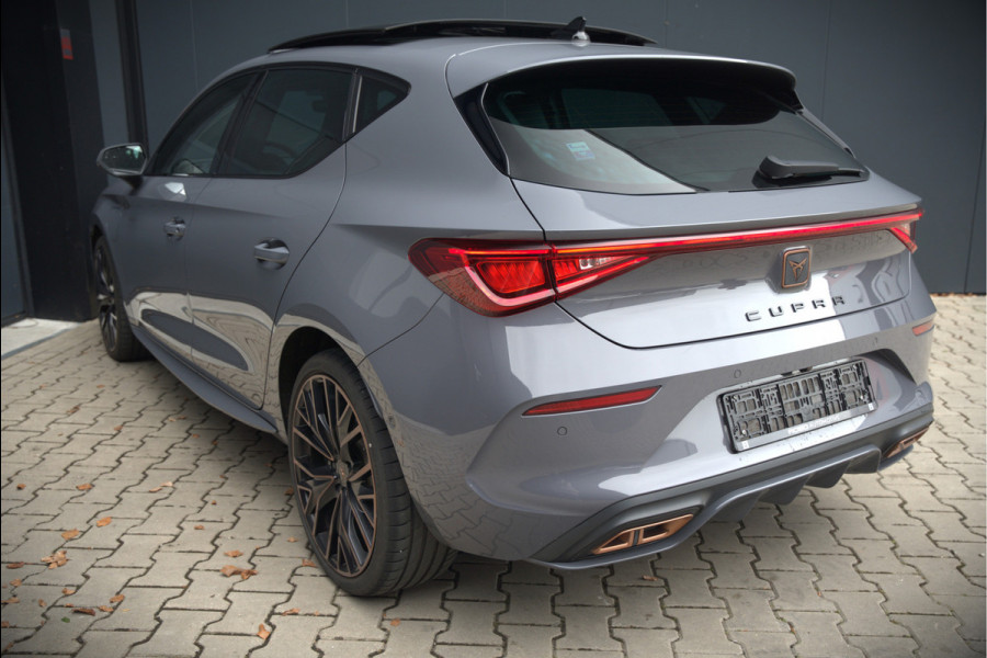 CUPRA Leon 1.4 e-Hybrid VZ Copper Edition | Panoramadak | Stoelverwarming | Stuurverwarming | Kuipstoelen | Camera | Adaptive Cruise Control | Keyless | Ambiance Verlichting | Apple Carplay | SOH 88.53%