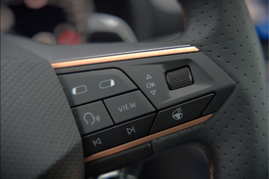 CUPRA Leon 1.4 e-Hybrid VZ Copper Edition | Panoramadak | Stoelverwarming | Stuurverwarming | Kuipstoelen | Camera | Adaptive Cruise Control | Keyless | Ambiance Verlichting | Apple Carplay | SOH 88.53%