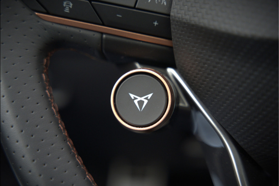CUPRA Leon 1.4 e-Hybrid VZ Copper Edition | Panoramadak | Stoelverwarming | Stuurverwarming | Kuipstoelen | Camera | Adaptive Cruise Control | Keyless | Ambiance Verlichting | Apple Carplay | SOH 88.53%