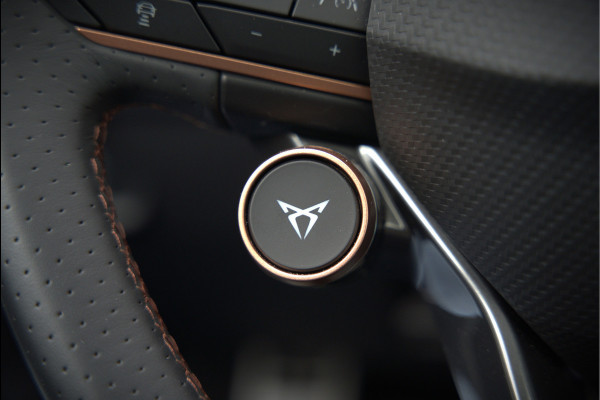 CUPRA Leon 1.4 e-Hybrid VZ Copper Edition | Panoramadak | Stoelverwarming | Stuurverwarming | Kuipstoelen | Camera | Adaptive Cruise Control | Keyless | Ambiance Verlichting | Apple Carplay | SOH 88.53%