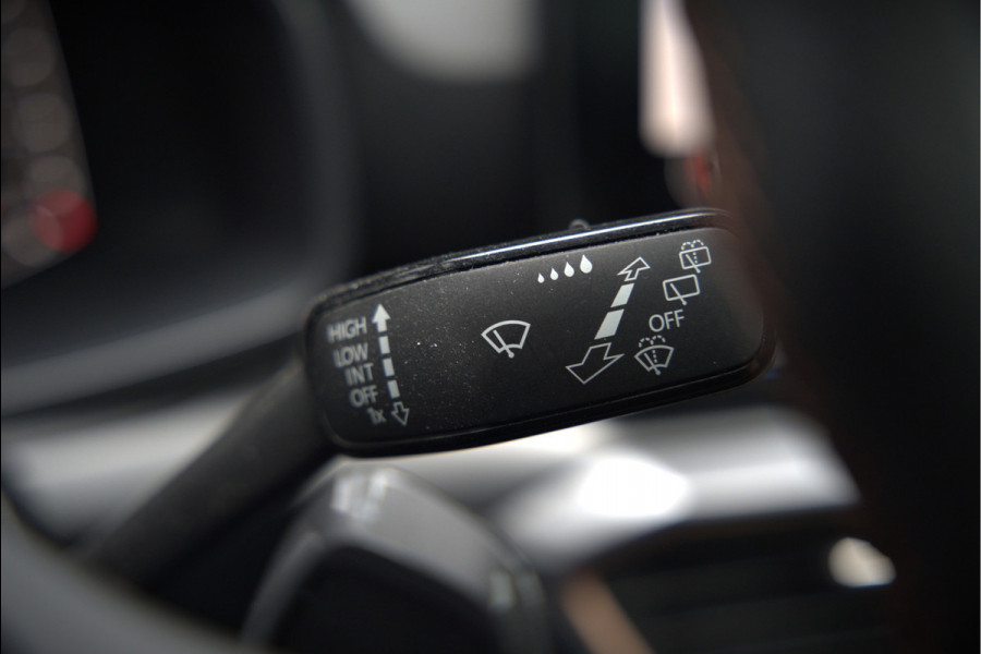 CUPRA Leon 1.4 e-Hybrid VZ Copper Edition | Panoramadak | Stoelverwarming | Stuurverwarming | Kuipstoelen | Camera | Adaptive Cruise Control | Keyless | Ambiance Verlichting | Apple Carplay | SOH 88.53%