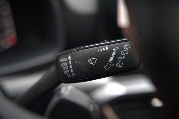 CUPRA Leon 1.4 e-Hybrid VZ Copper Edition | Panoramadak | Stoelverwarming | Stuurverwarming | Kuipstoelen | Camera | Adaptive Cruise Control | Keyless | Ambiance Verlichting | Apple Carplay | SOH 88.53%