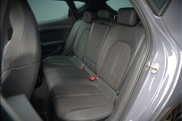 CUPRA Leon 1.4 e-Hybrid VZ Copper Edition | Panoramadak | Stoelverwarming | Stuurverwarming | Kuipstoelen | Camera | Adaptive Cruise Control | Keyless | Ambiance Verlichting | Apple Carplay | SOH 88.53%
