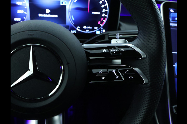 Mercedes-Benz GLC Coupé 300 e 4Matic AMG Plug-In Hybride | Trekhaak | Sfeerverlichting | Car Play | Parkeerpakket met Camera | Stuur en Stoelverwarming | Inclusief 24 maanden Mercedes-Benz Certified garantie voor Europa.