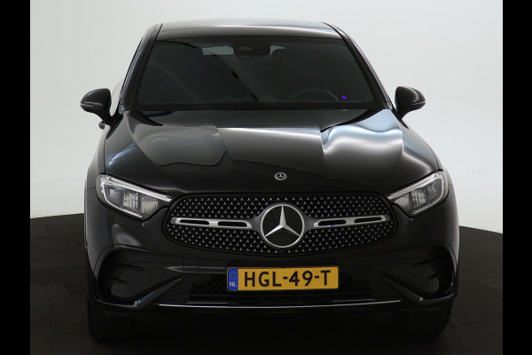 Mercedes-Benz GLC Coupé 300 e 4Matic AMG Plug-In Hybride | Trekhaak | Sfeerverlichting | Car Play | Parkeerpakket met Camera | Stuur en Stoelverwarming | Inclusief 24 maanden Mercedes-Benz Certified garantie voor Europa.