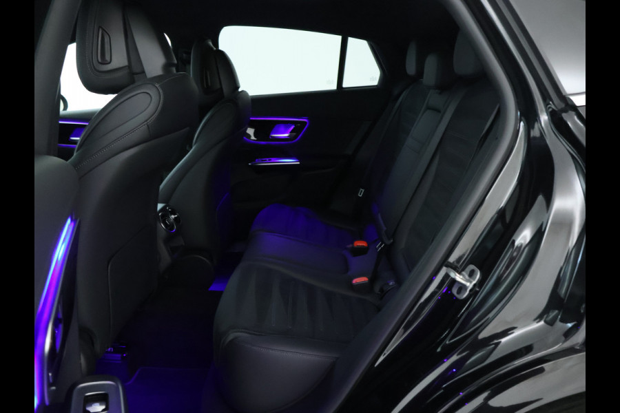 Mercedes-Benz GLC Coupé 300 e 4Matic AMG Plug-In Hybride | Trekhaak | Sfeerverlichting | Car Play | Parkeerpakket met Camera | Stuur en Stoelverwarming | Inclusief 24 maanden Mercedes-Benz Certified garantie voor Europa.