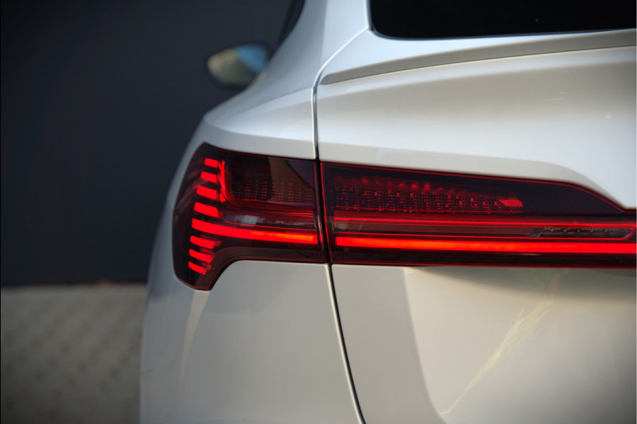 Audi e-tron Sportback 55 quattro S edition 95 kWh S-Line | Panoramadak | Bang & Olufsen | Carbon | Stoelverwarming | Camera | Matrix LED | Luchtvering | Cruise Control | Keyless | B&O | SOH 91,2%