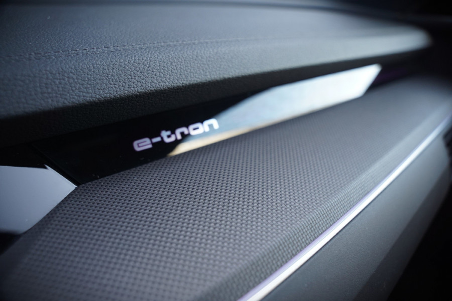 Audi e-tron Sportback 55 quattro S edition 95 kWh S-Line | Panoramadak | Bang & Olufsen | Carbon | Stoelverwarming | Camera | Matrix LED | Luchtvering | Cruise Control | Keyless | B&O | SOH 91,2%