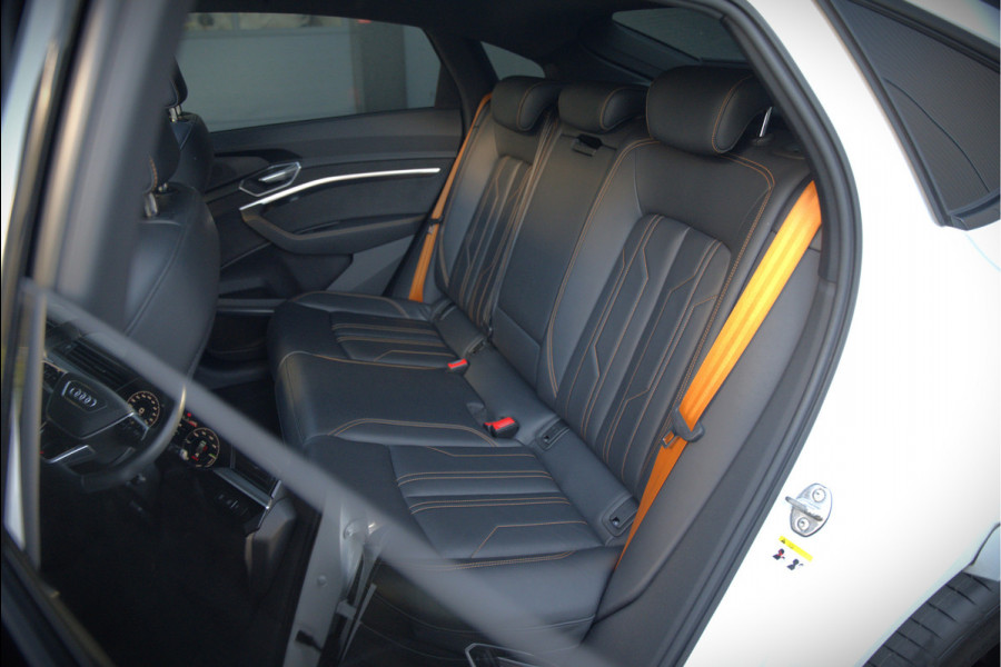 Audi e-tron Sportback 55 quattro S edition 95 kWh S-Line | Panoramadak | Bang & Olufsen | Carbon | Stoelverwarming | Camera | Matrix LED | Luchtvering | Cruise Control | Keyless | B&O | SOH 91,2%