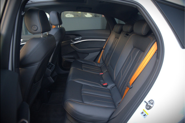 Audi e-tron Sportback 55 quattro S edition 95 kWh S-Line | Panoramadak | Bang & Olufsen | Carbon | Stoelverwarming | Camera | Matrix LED | Luchtvering | Cruise Control | Keyless | B&O | SOH 91,2%