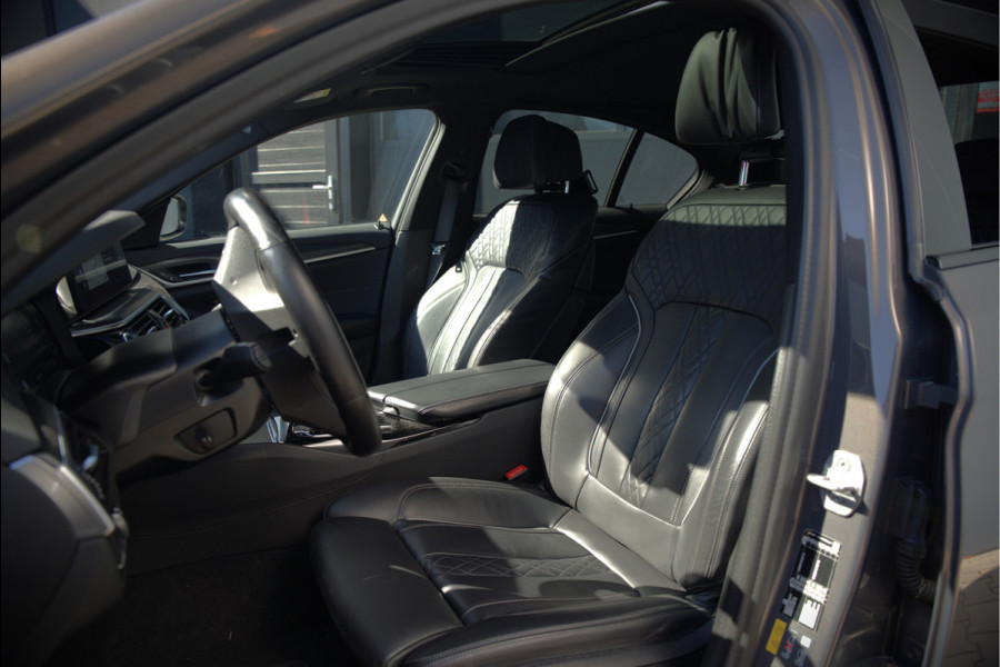 BMW 5 Serie 520e Business Edition Plus M Sport | M Performance | Alvitgrau | Panoramadak | Laser | Stoelverwarming | Stuurverwarming | Camera | Adaptive Cruise Control | Apple Carplay | Navigatie | Elektrische Stoelen | SOH 89%