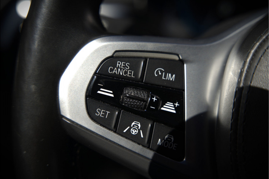 BMW 5 Serie 520e Business Edition Plus M Sport | M Performance | Alvitgrau | Panoramadak | Laser | Stoelverwarming | Stuurverwarming | Camera | Adaptive Cruise Control | Apple Carplay | Navigatie | Elektrische Stoelen | SOH 89%