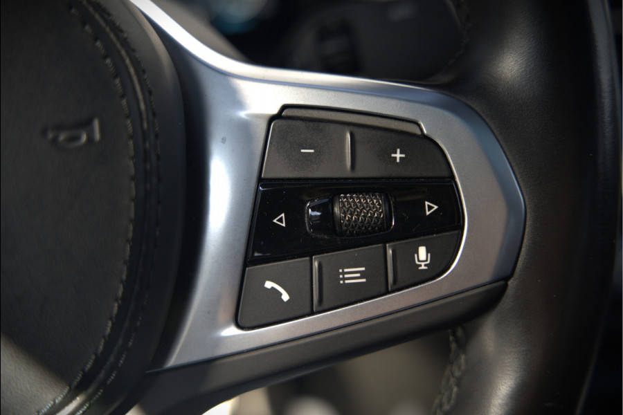 BMW 5 Serie 520e Business Edition Plus M Sport | M Performance | Alvitgrau | Panoramadak | Laser | Stoelverwarming | Stuurverwarming | Camera | Adaptive Cruise Control | Apple Carplay | Navigatie | Elektrische Stoelen | SOH 89%