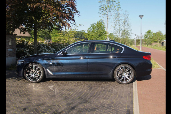 BMW 5 Serie 530i High Executive | Panoramadak | Sfeerverlichting | Apple Carplay | Cruise Control |