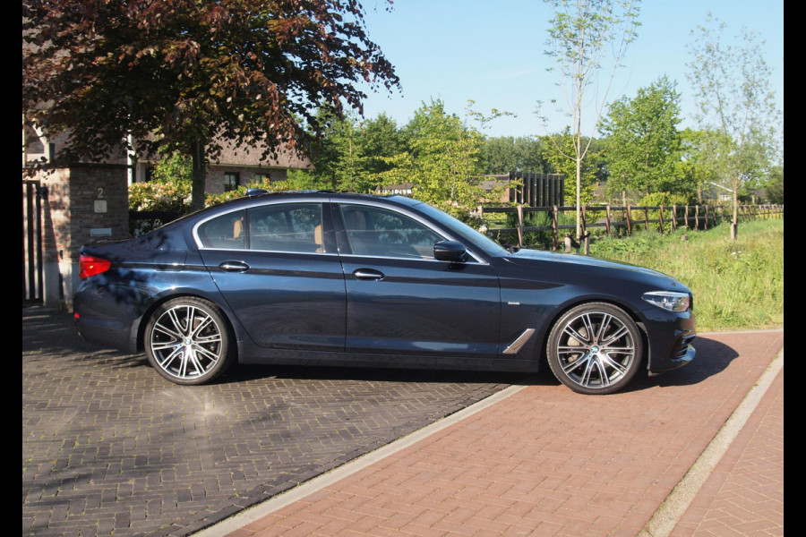 BMW 5 Serie 530i High Executive | Panoramadak | Sfeerverlichting | Apple Carplay | Cruise Control |